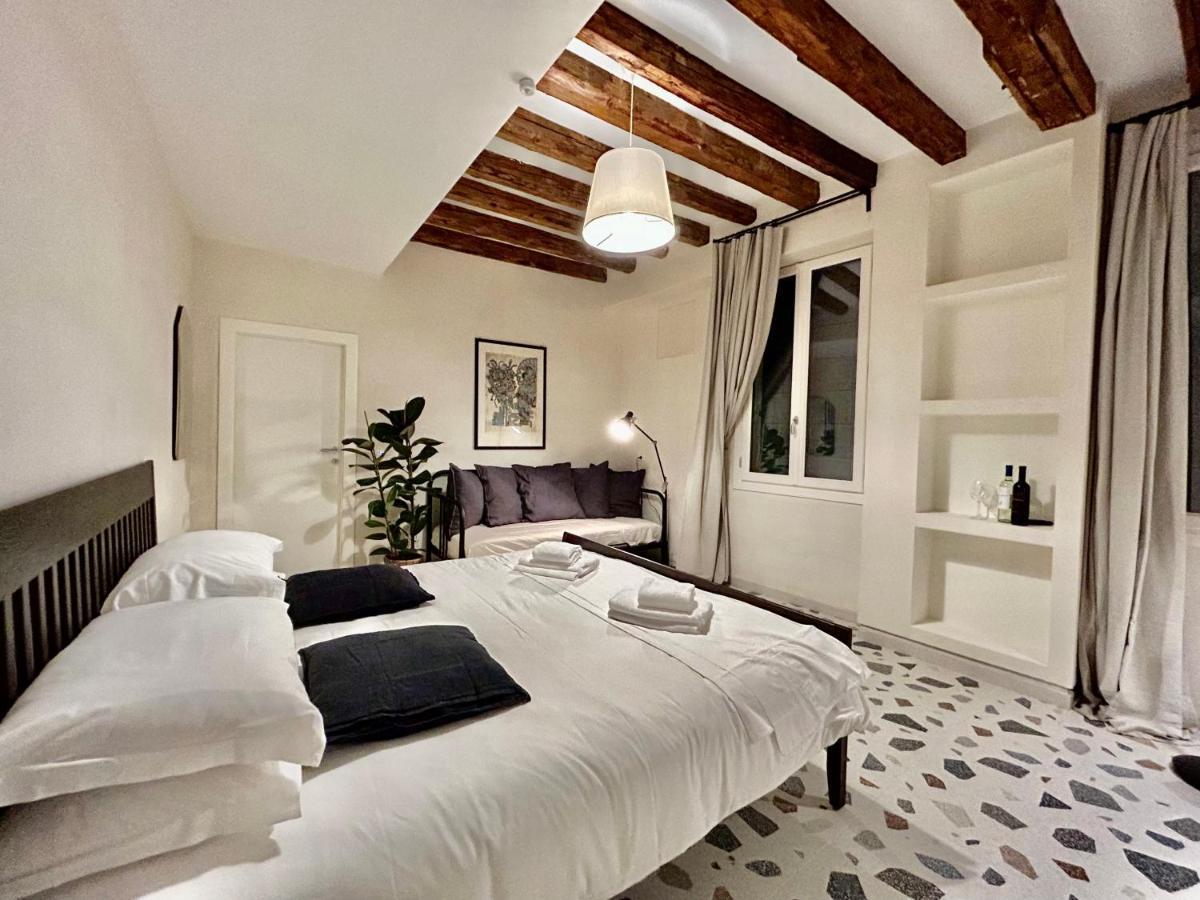 Farini Suites Wi-Fi Венеція Екстер'єр фото