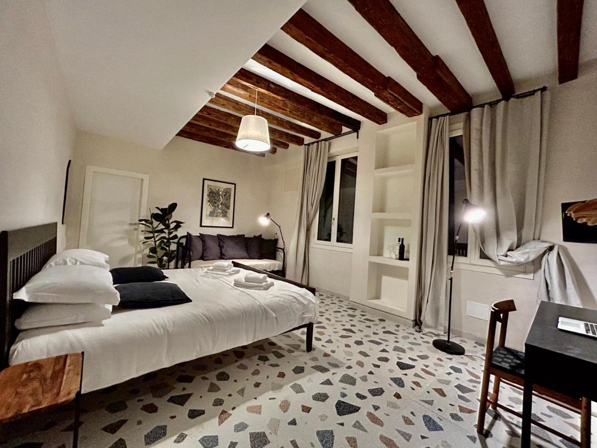 Farini Suites Wi-Fi Венеція Екстер'єр фото