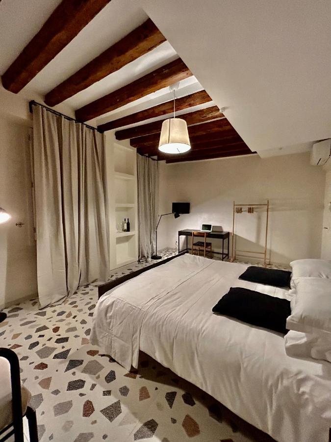 Farini Suites Wi-Fi Венеція Екстер'єр фото