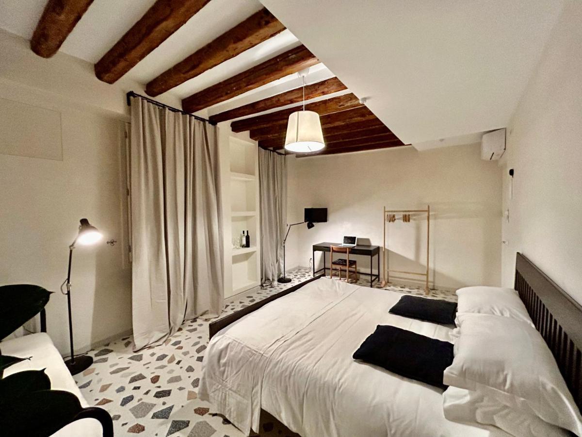 Farini Suites Wi-Fi Венеція Екстер'єр фото