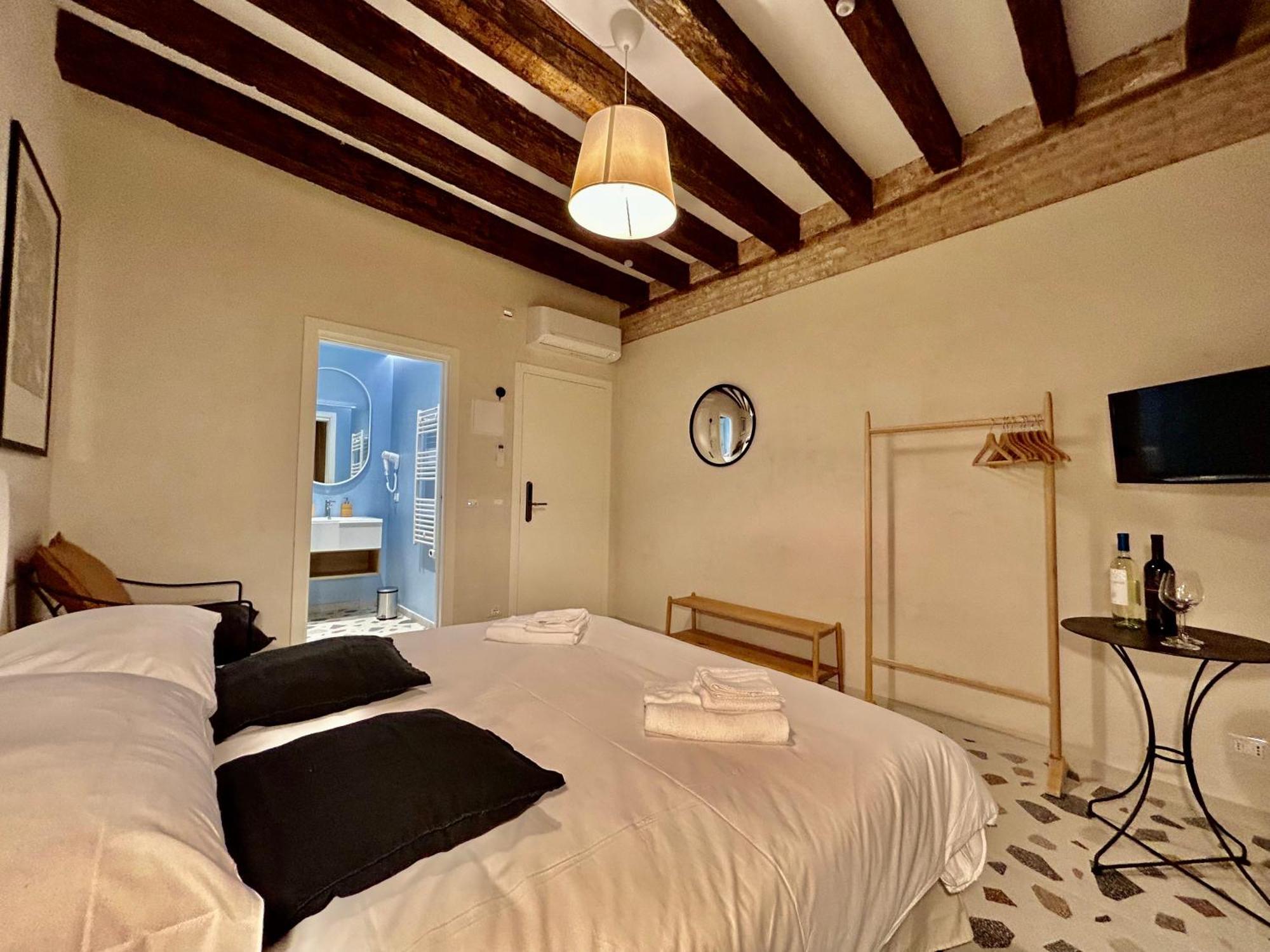Farini Suites Wi-Fi Венеція Екстер'єр фото